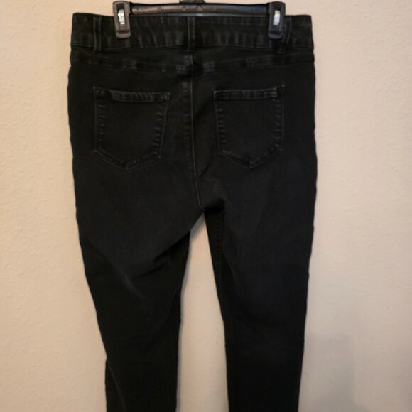 d. jeans women's black jeans, size 16W. Very stretchy. - Picture 2 of 6